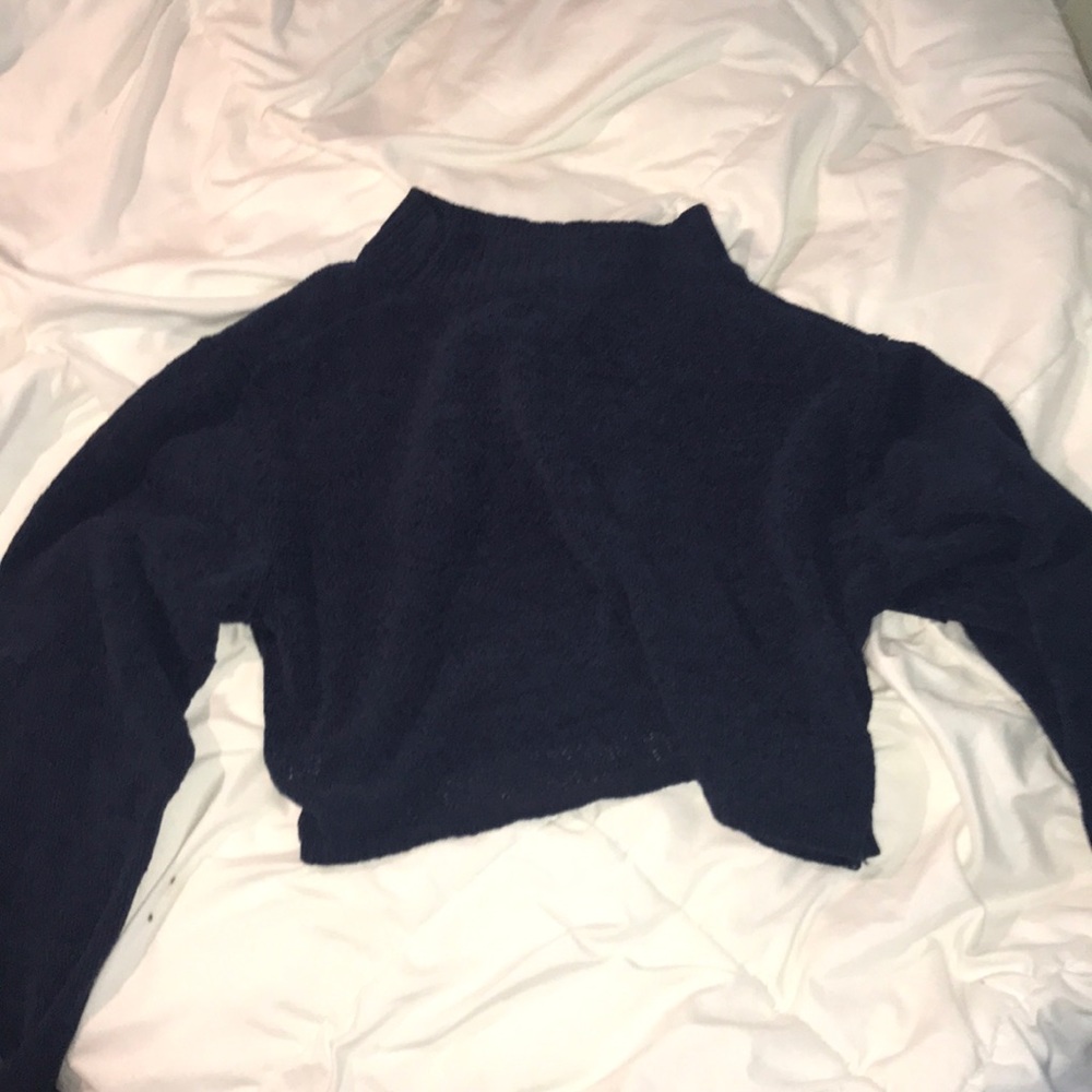 Cropped navy blue sweater